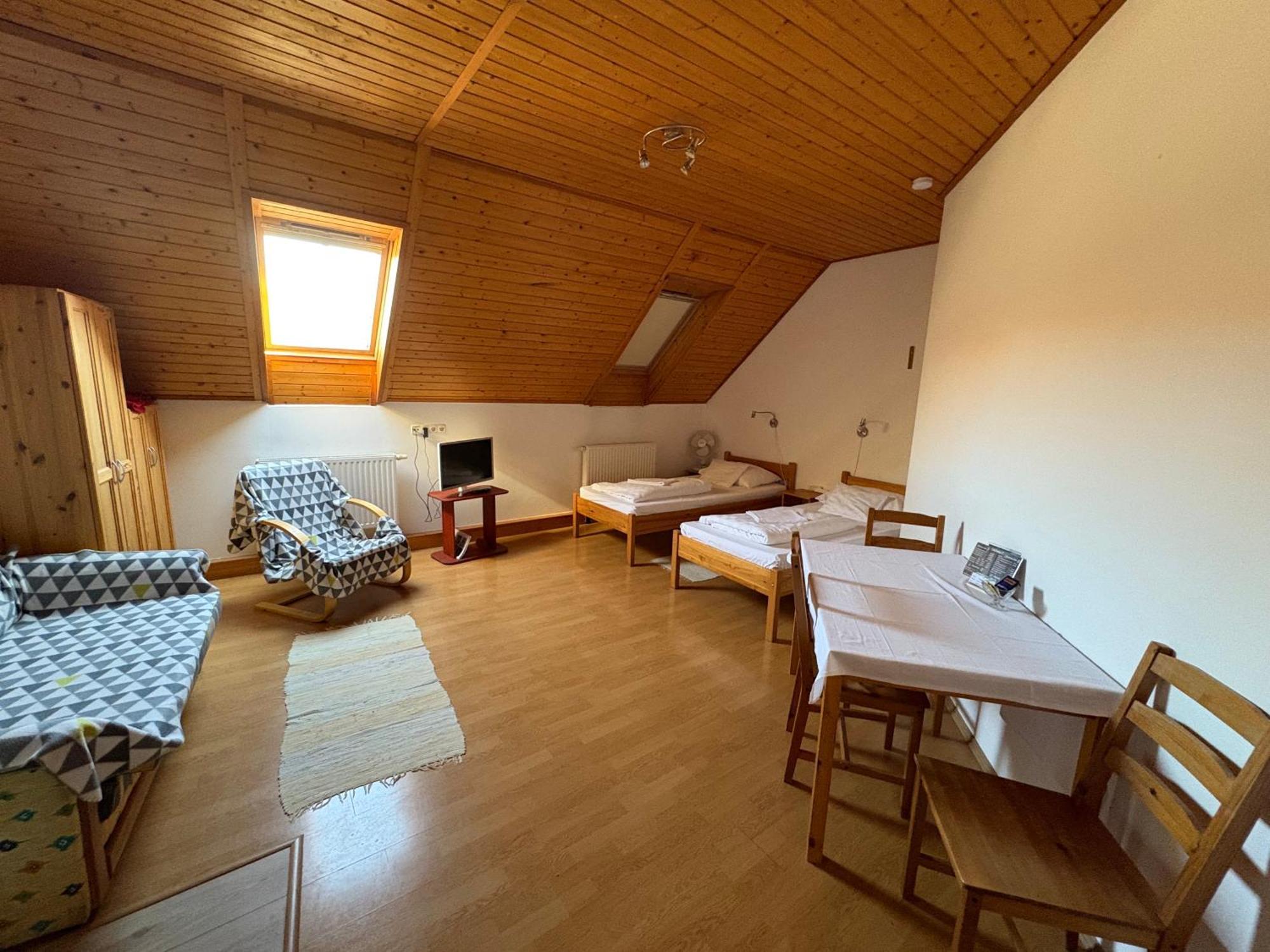 Haramia Csapszék és Fogadó Szombathely Extérieur photo