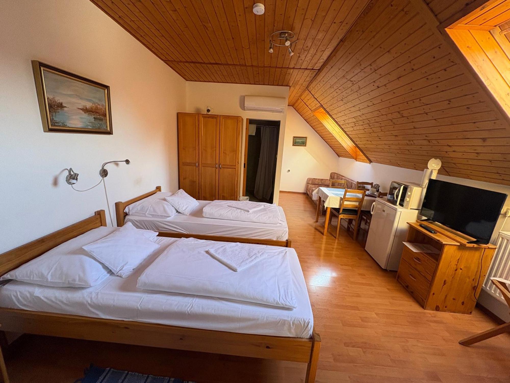 Haramia Csapszék és Fogadó Szombathely Extérieur photo